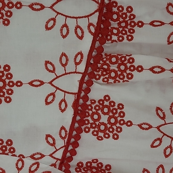 Embroidered top - Picture 4 of 6